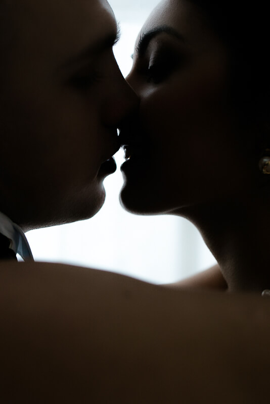 Hochzeitsfotograf Hildesheim Kuss eines Brautpaares
